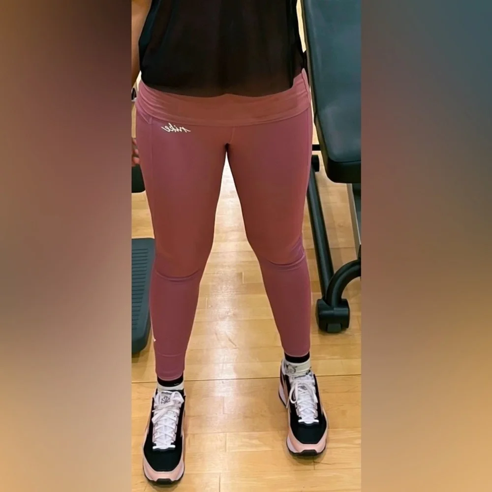 NIKE Training Tights - Size Medium - Picture 1 of 2
